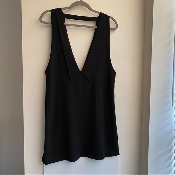 GOOD LUCK GEM short low V-cut black dress - Picture 3 of 5